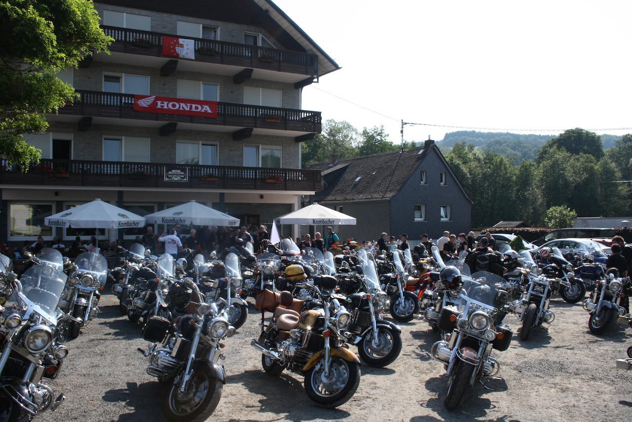 Gasthaus Zur Quelle Bad Marienberg Exterior foto